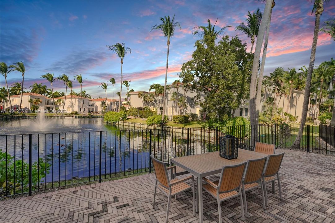 Recently Rented: $9,990 (4 beds, 4 baths, 2954 Square Feet)