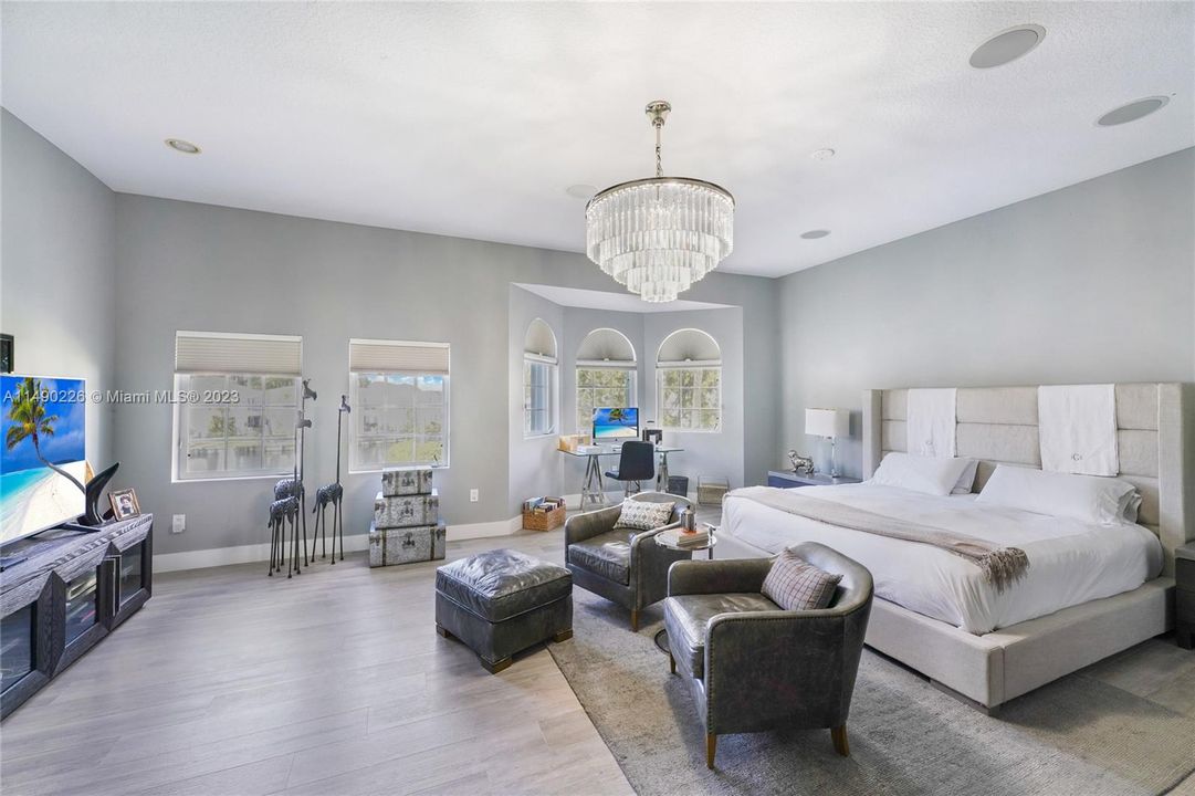 Recently Rented: $9,990 (4 beds, 4 baths, 2954 Square Feet)