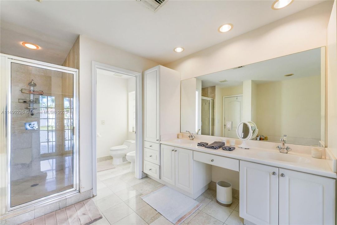 Recently Rented: $9,990 (4 beds, 4 baths, 2954 Square Feet)