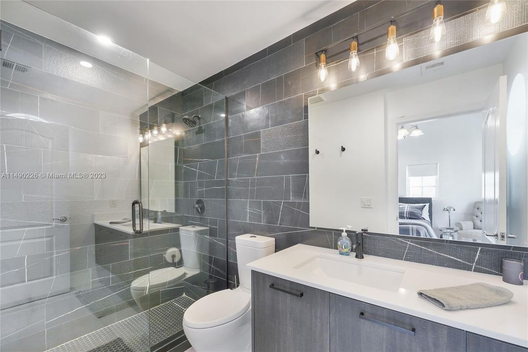 Recently Rented: $9,990 (4 beds, 4 baths, 2954 Square Feet)