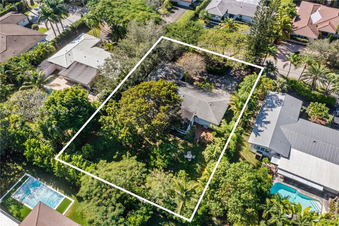 Recently Sold: $1,275,000 (4 beds, 3 baths, 2576 Square Feet)