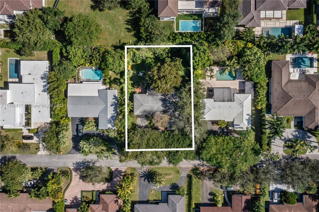 Recently Sold: $1,275,000 (4 beds, 3 baths, 2576 Square Feet)