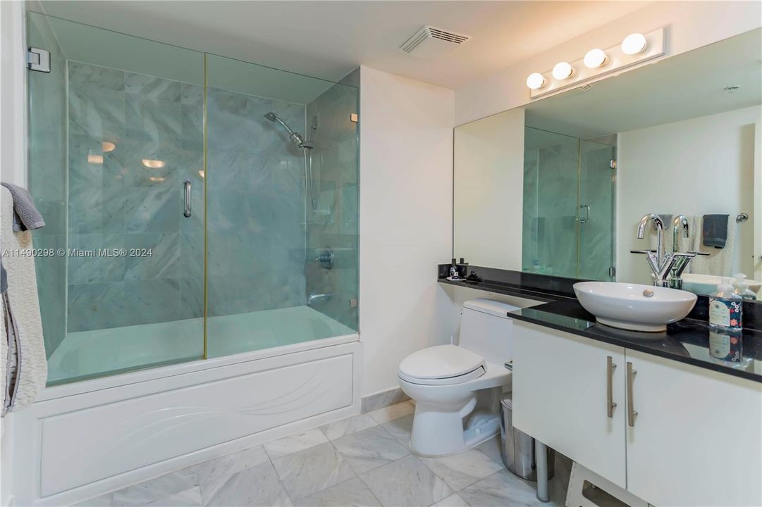 Недавно продано: $435,000 (1 спален, 1 ванн, 775 Квадратных фут)