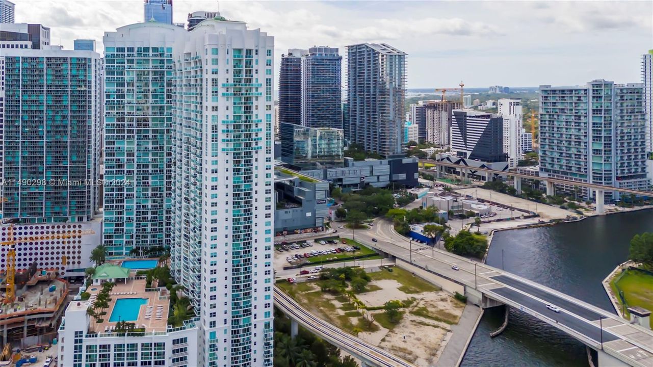 Недавно продано: $435,000 (1 спален, 1 ванн, 775 Квадратных фут)