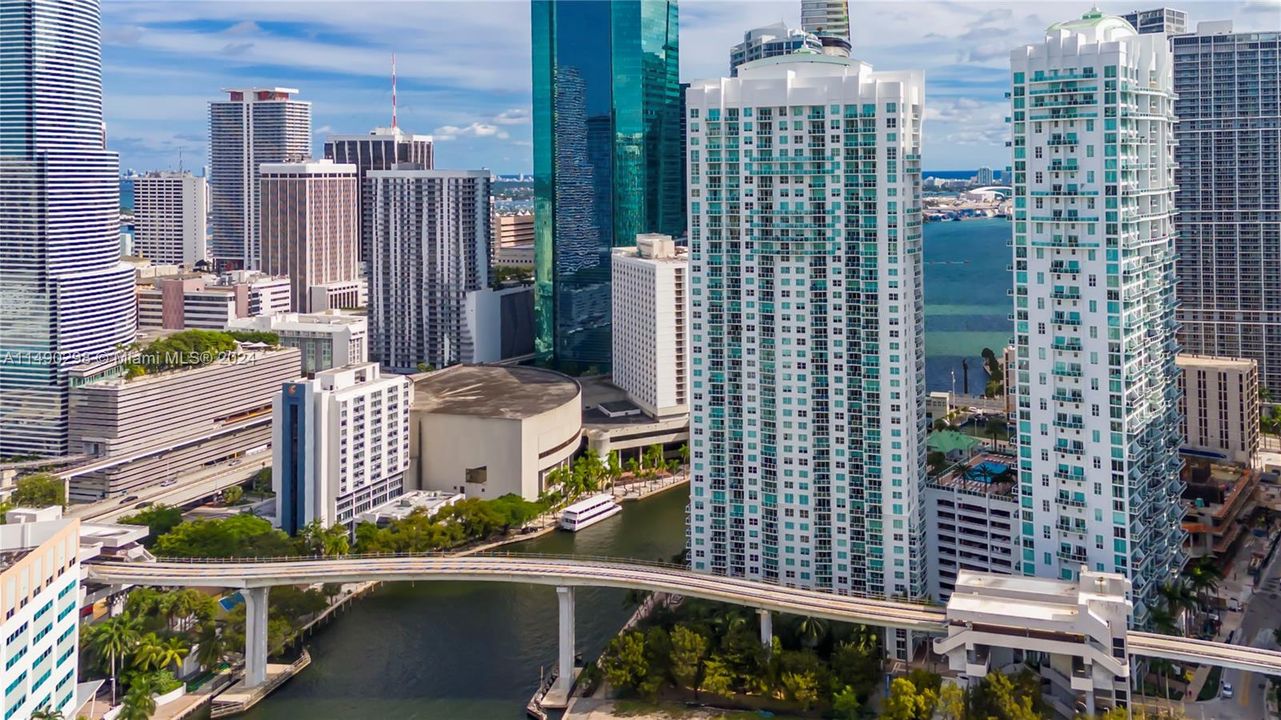 Недавно продано: $435,000 (1 спален, 1 ванн, 775 Квадратных фут)