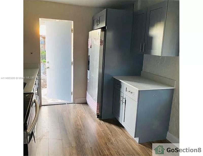 Recently Sold: $299,900 (3 beds, 1 baths, 918 Square Feet)