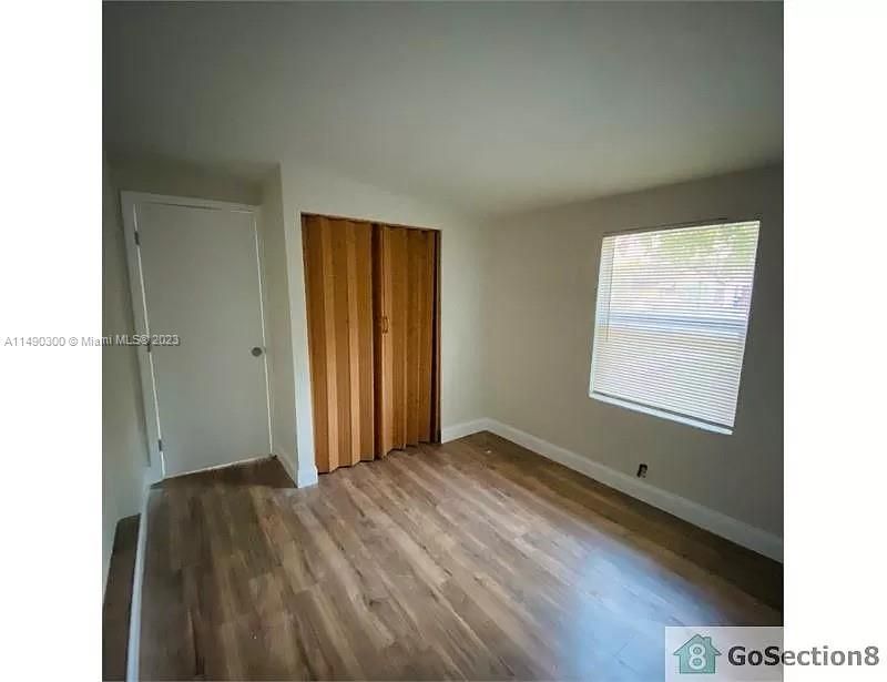 Recently Sold: $299,900 (3 beds, 1 baths, 918 Square Feet)