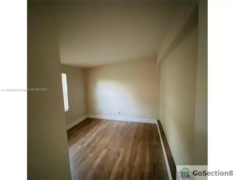 Recently Sold: $299,900 (3 beds, 1 baths, 918 Square Feet)