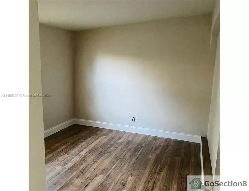 Recently Sold: $299,900 (3 beds, 1 baths, 918 Square Feet)