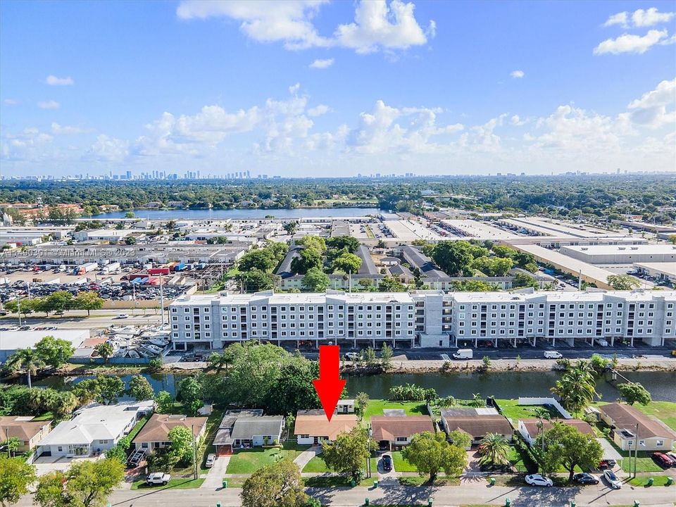 Recently Sold: $435,000 (3 beds, 2 baths, 1370 Square Feet)