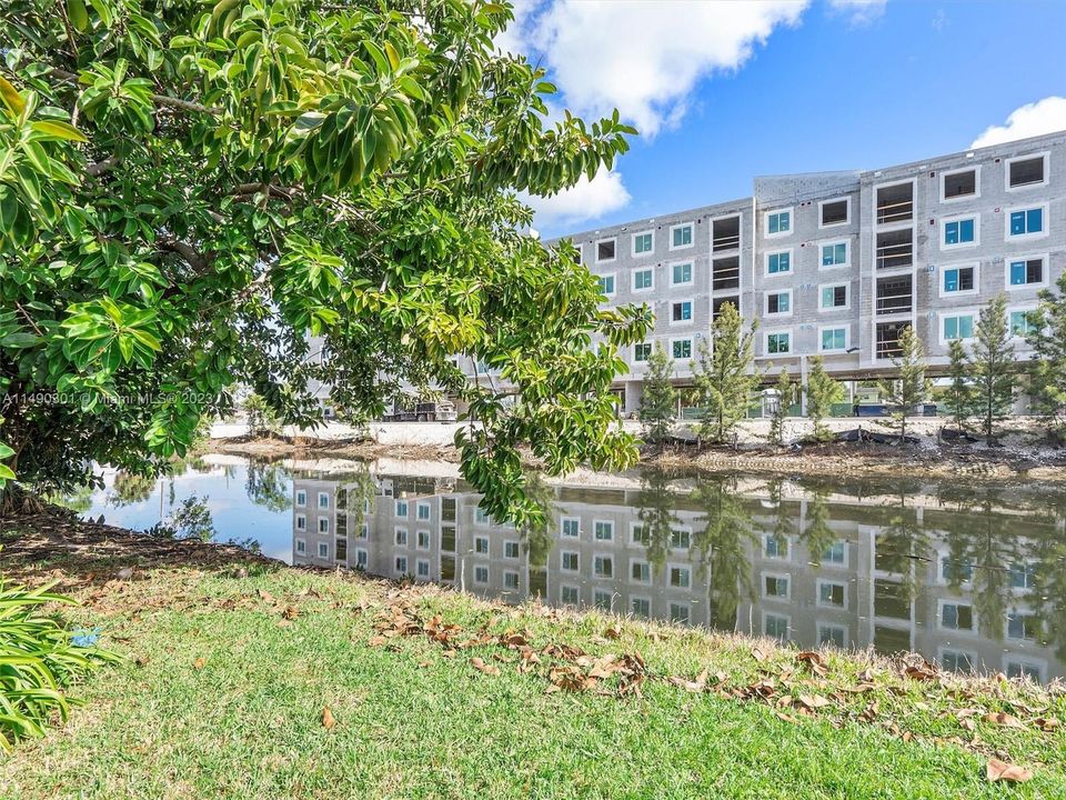 Recently Sold: $435,000 (3 beds, 2 baths, 1370 Square Feet)