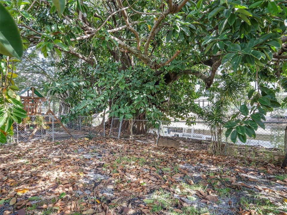 Recently Sold: $435,000 (3 beds, 2 baths, 1370 Square Feet)