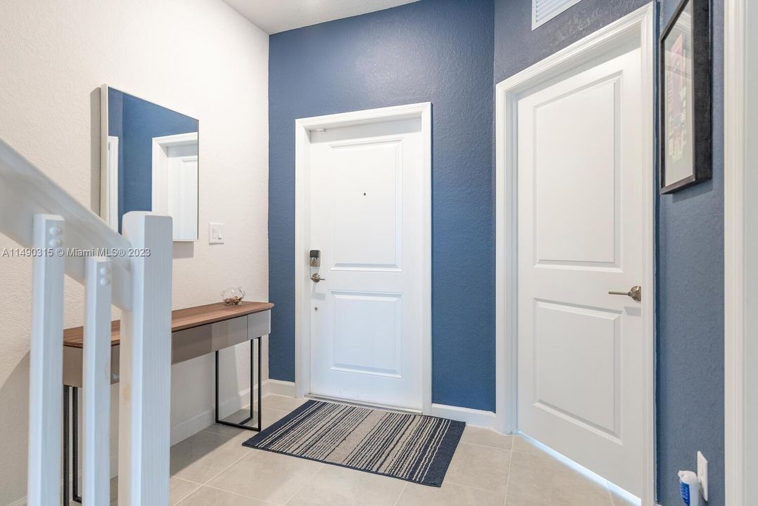 Recently Sold: $479,999 (3 beds, 3 baths, 1328 Square Feet)