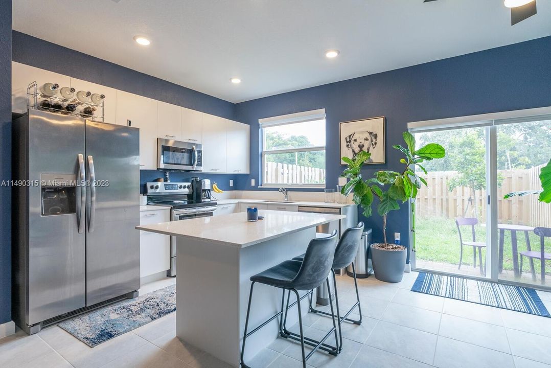 Recently Sold: $479,999 (3 beds, 3 baths, 1328 Square Feet)