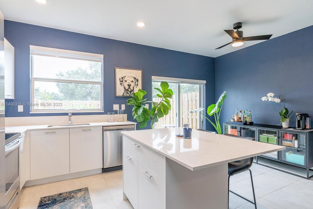 Recently Sold: $479,999 (3 beds, 3 baths, 1328 Square Feet)