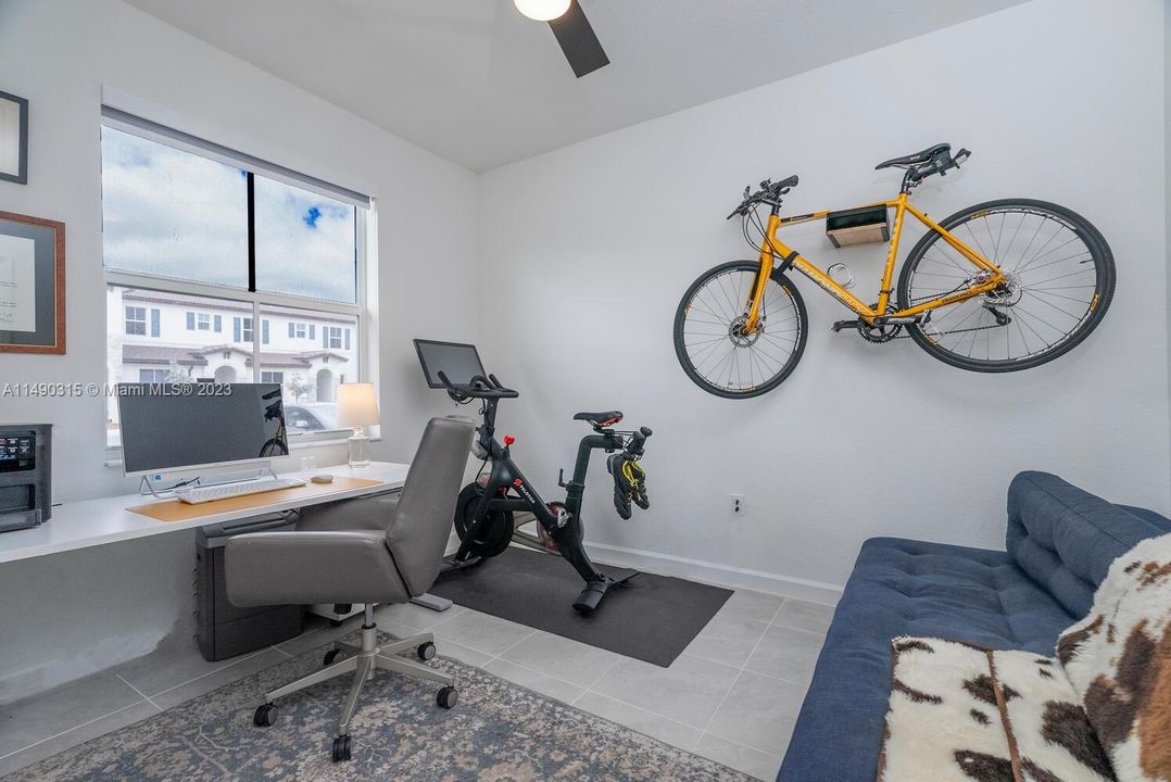 Recently Sold: $479,999 (3 beds, 3 baths, 1328 Square Feet)