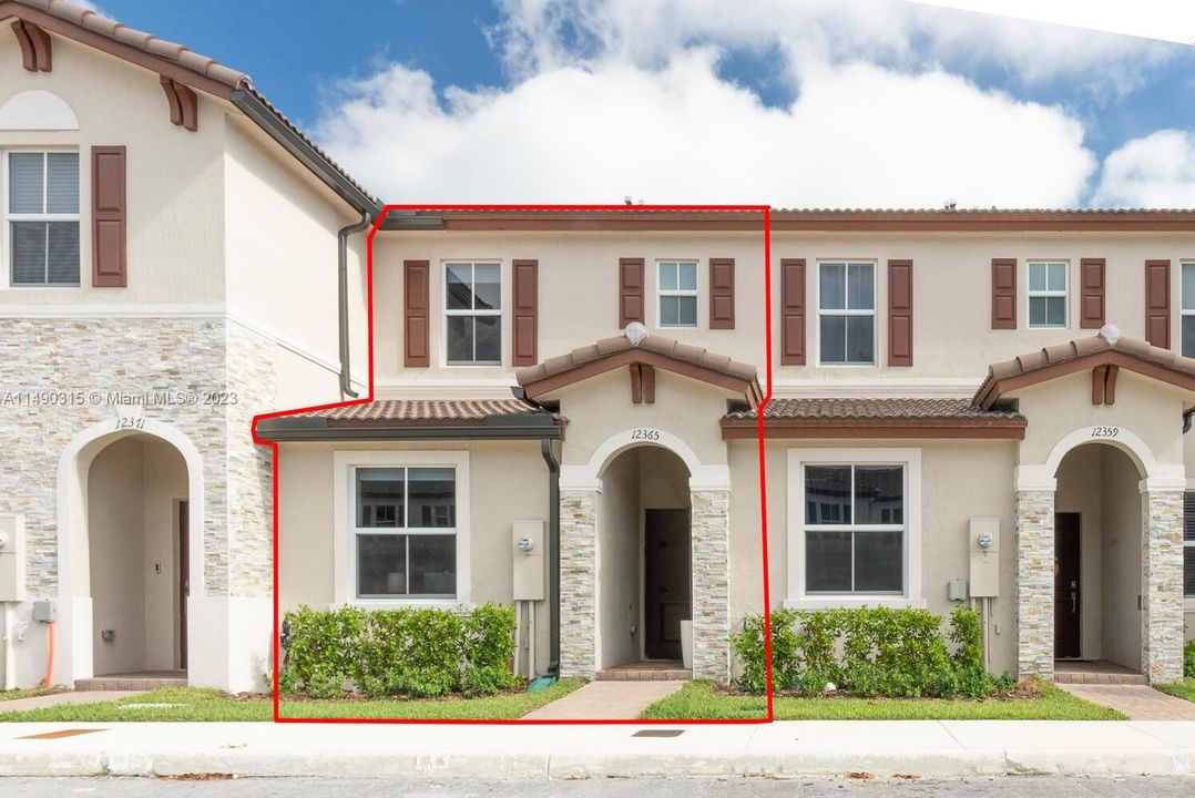 Recently Sold: $479,999 (3 beds, 3 baths, 1328 Square Feet)