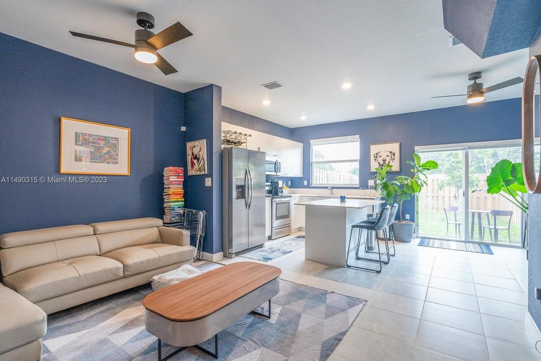 Recently Sold: $479,999 (3 beds, 3 baths, 1328 Square Feet)