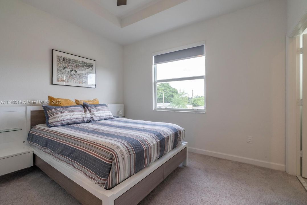 Recently Sold: $479,999 (3 beds, 3 baths, 1328 Square Feet)