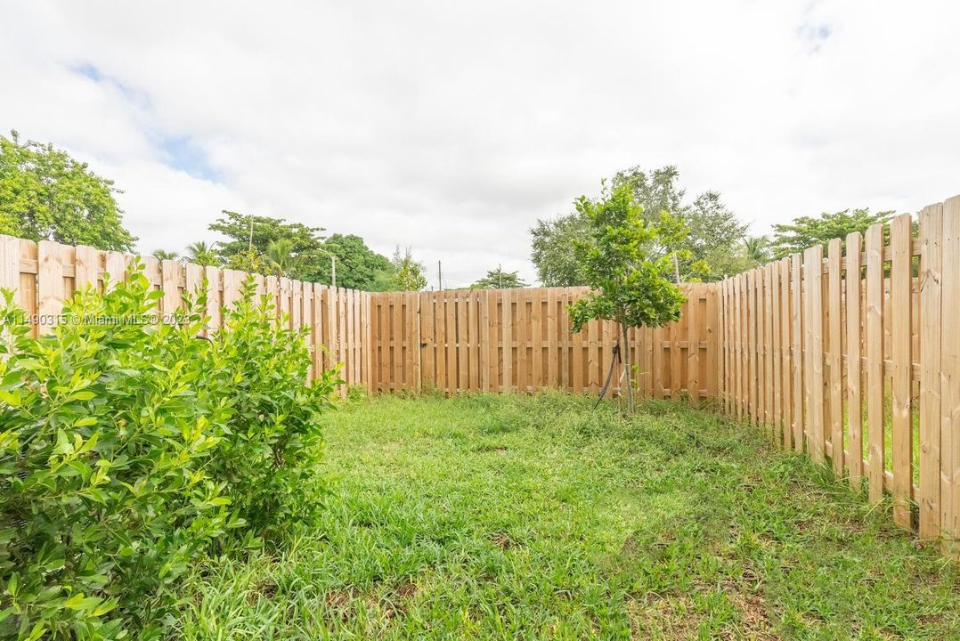 Recently Sold: $479,999 (3 beds, 3 baths, 1328 Square Feet)