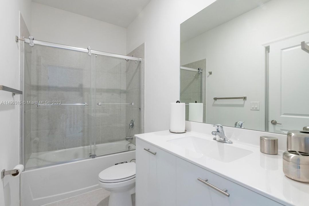 Recently Sold: $479,999 (3 beds, 3 baths, 1328 Square Feet)