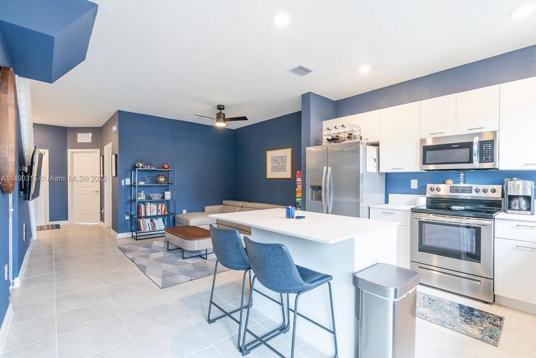 Recently Sold: $479,999 (3 beds, 3 baths, 1328 Square Feet)