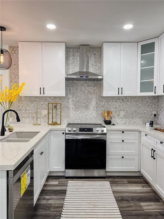 Recently Sold: $459,000 (3 beds, 2 baths, 1342 Square Feet)