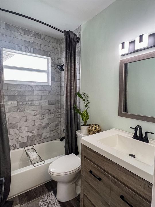 Recently Sold: $459,000 (3 beds, 2 baths, 1342 Square Feet)