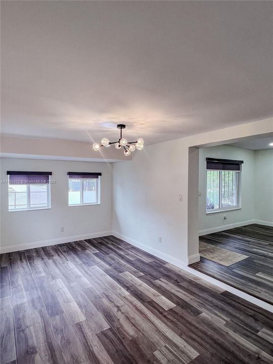 Recently Sold: $459,000 (3 beds, 2 baths, 1342 Square Feet)