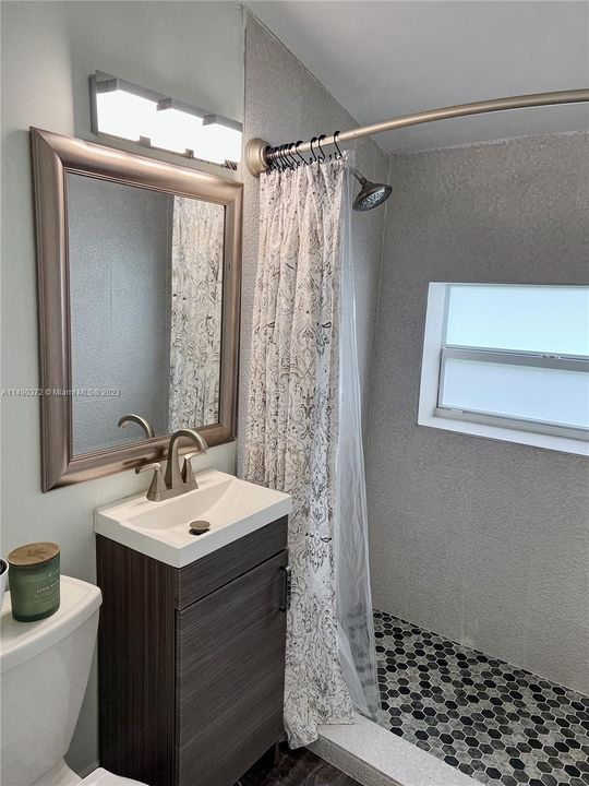 Recently Sold: $459,000 (3 beds, 2 baths, 1342 Square Feet)