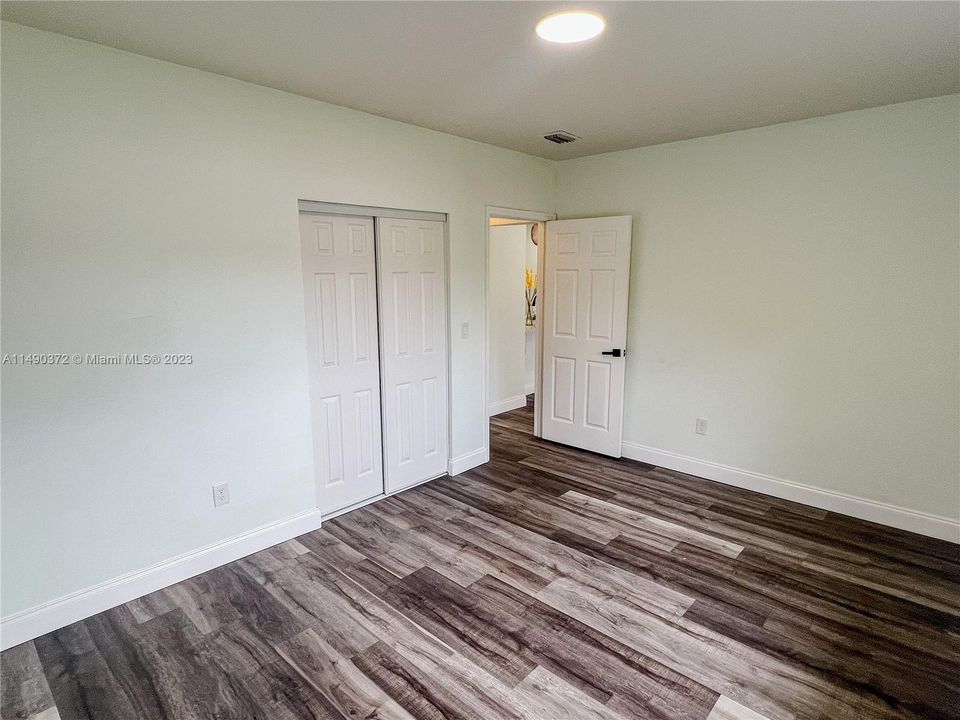 Recently Sold: $459,000 (3 beds, 2 baths, 1342 Square Feet)