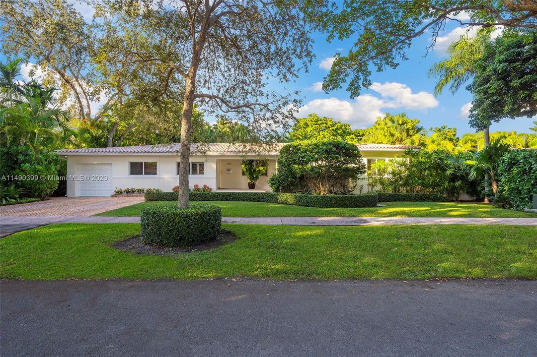 Недавно продано: $2,195,000 (3 спален, 2 ванн, 2070 Квадратных фут)