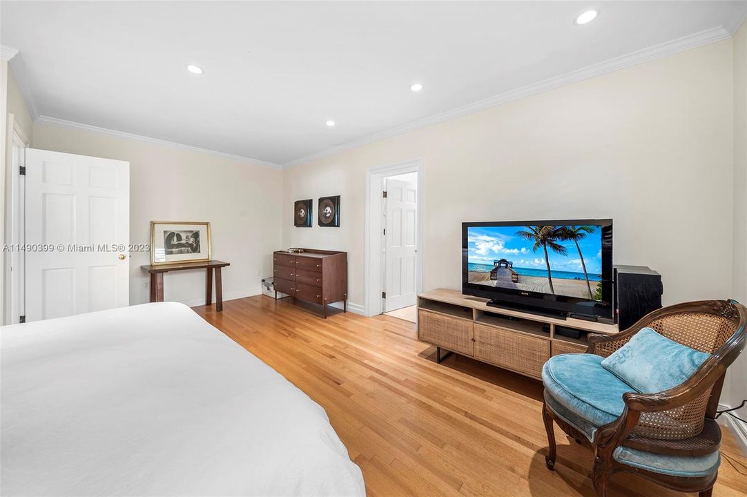 Недавно продано: $2,195,000 (3 спален, 2 ванн, 2070 Квадратных фут)