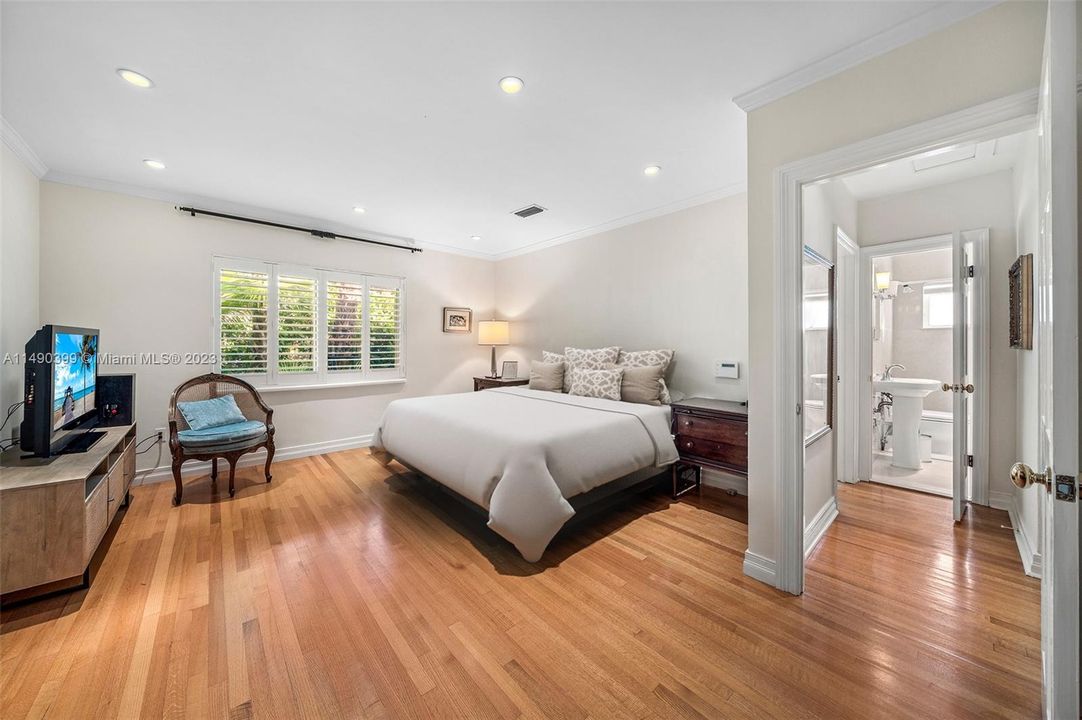 Недавно продано: $2,195,000 (3 спален, 2 ванн, 2070 Квадратных фут)