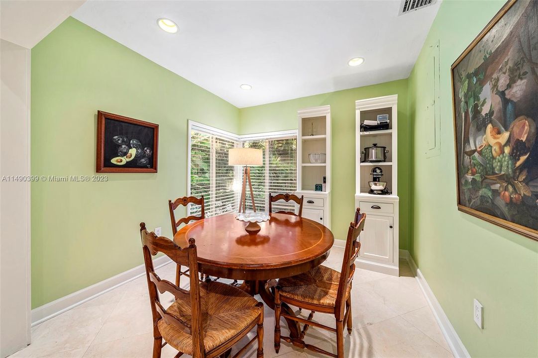 Недавно продано: $2,195,000 (3 спален, 2 ванн, 2070 Квадратных фут)