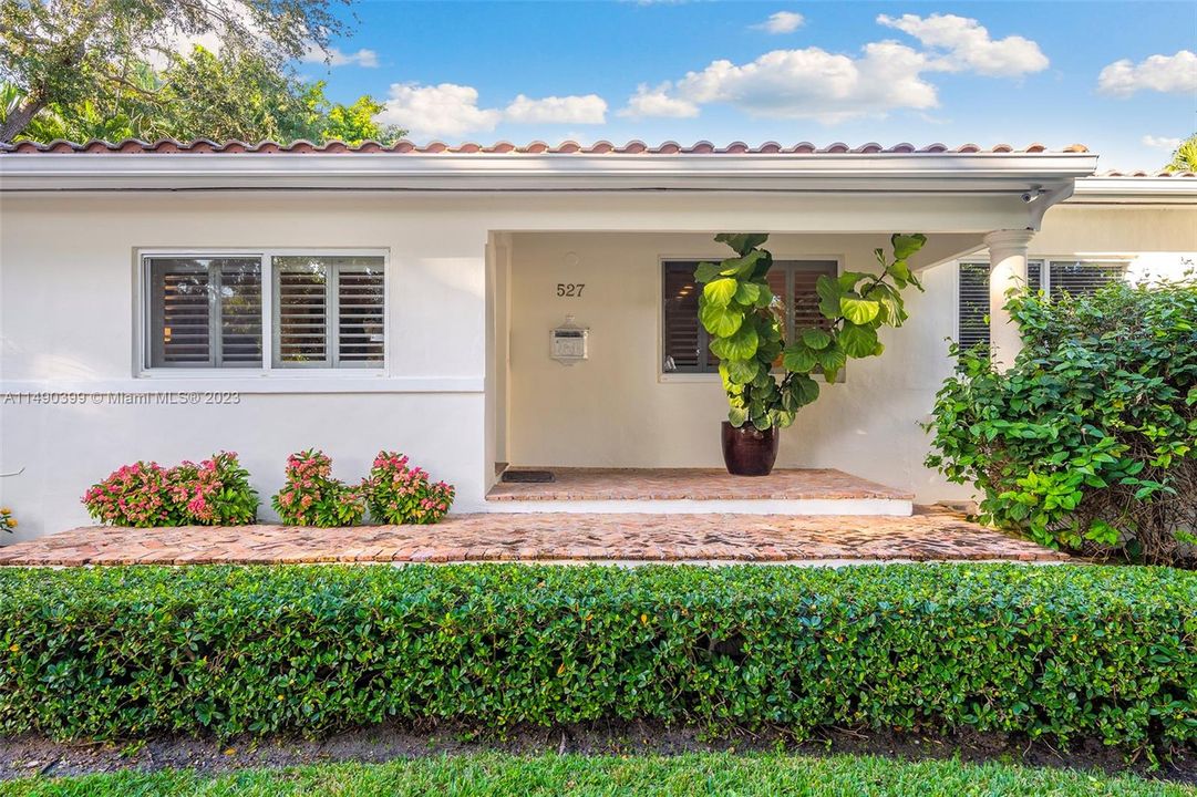 Недавно продано: $2,195,000 (3 спален, 2 ванн, 2070 Квадратных фут)