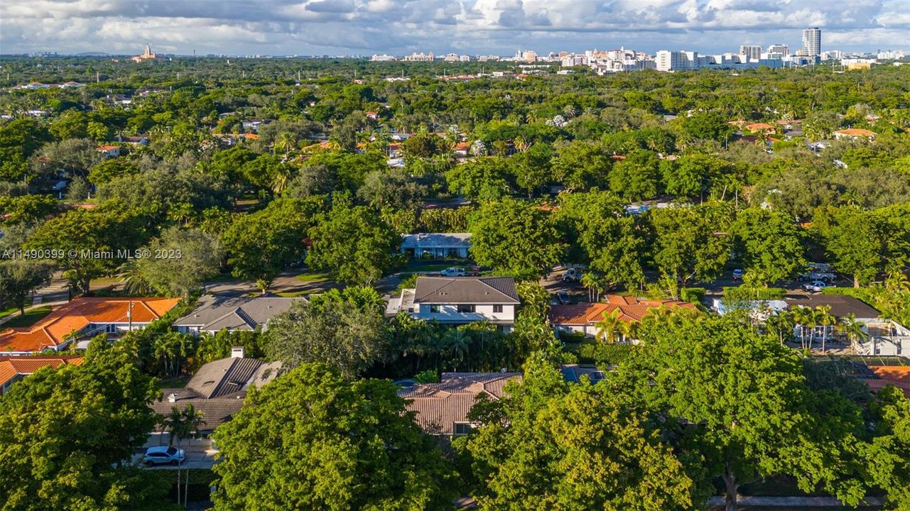 Недавно продано: $2,195,000 (3 спален, 2 ванн, 2070 Квадратных фут)