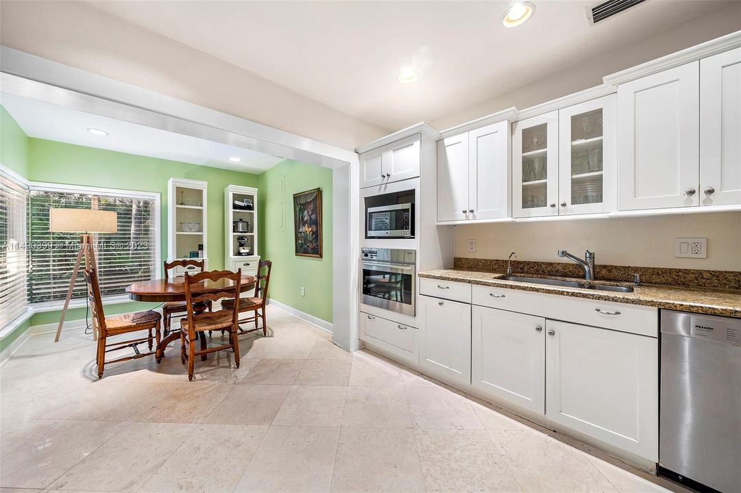 Недавно продано: $2,195,000 (3 спален, 2 ванн, 2070 Квадратных фут)