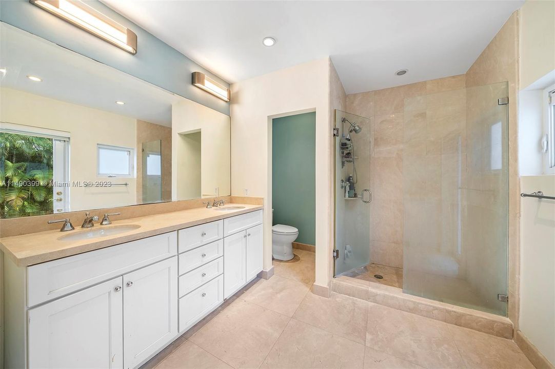 Недавно продано: $2,195,000 (3 спален, 2 ванн, 2070 Квадратных фут)