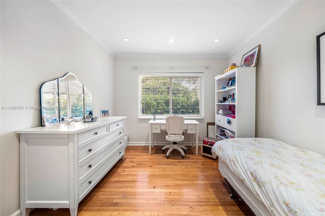 Недавно продано: $2,195,000 (3 спален, 2 ванн, 2070 Квадратных фут)