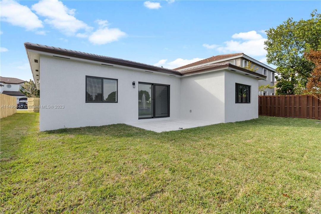 Recently Sold: $889,900 (4 beds, 3 baths, 2000 Square Feet)