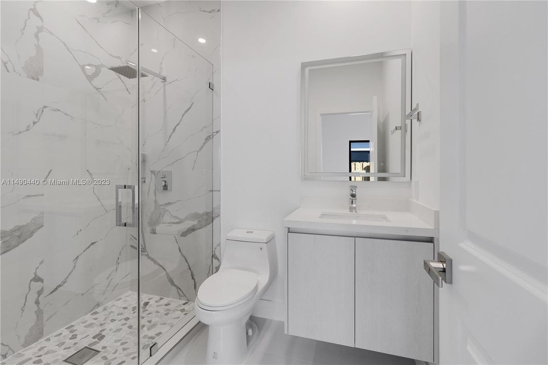 Recently Sold: $889,900 (4 beds, 3 baths, 2000 Square Feet)