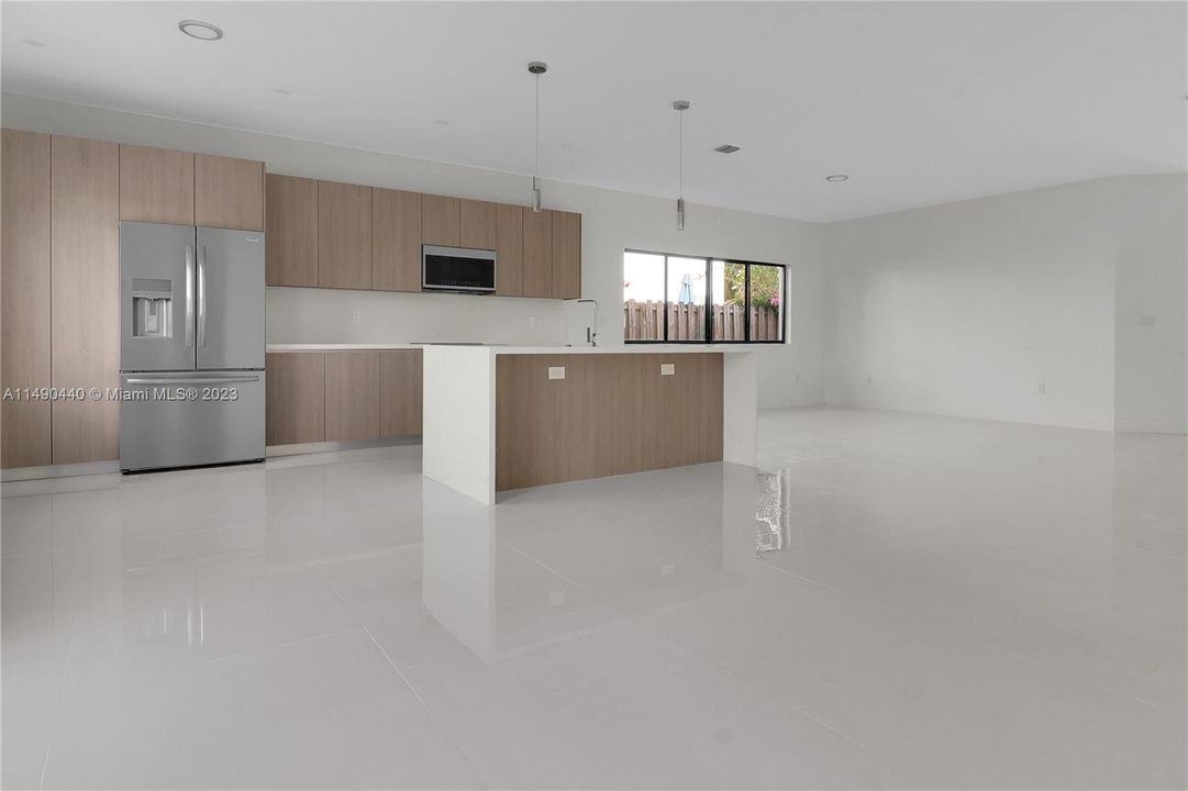 Recently Sold: $889,900 (4 beds, 3 baths, 2000 Square Feet)