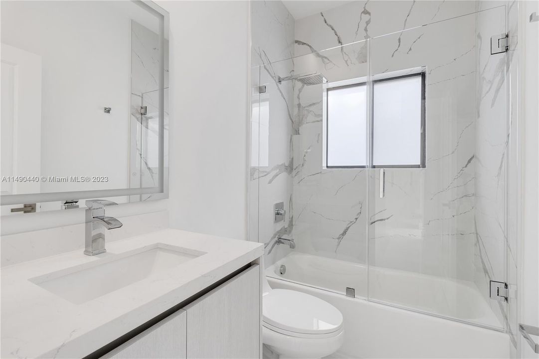 Recently Sold: $889,900 (4 beds, 3 baths, 2000 Square Feet)