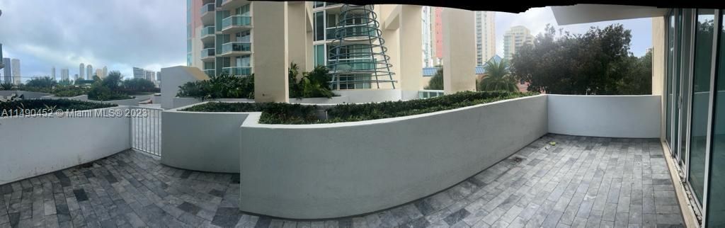 最近售出: $4,800 (290,968 平方英尺)