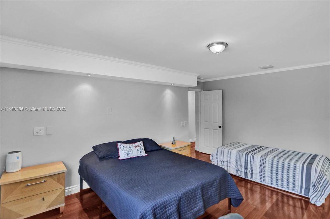 Recently Sold: $827,000 (4 beds, 2 baths, 1802 Square Feet)