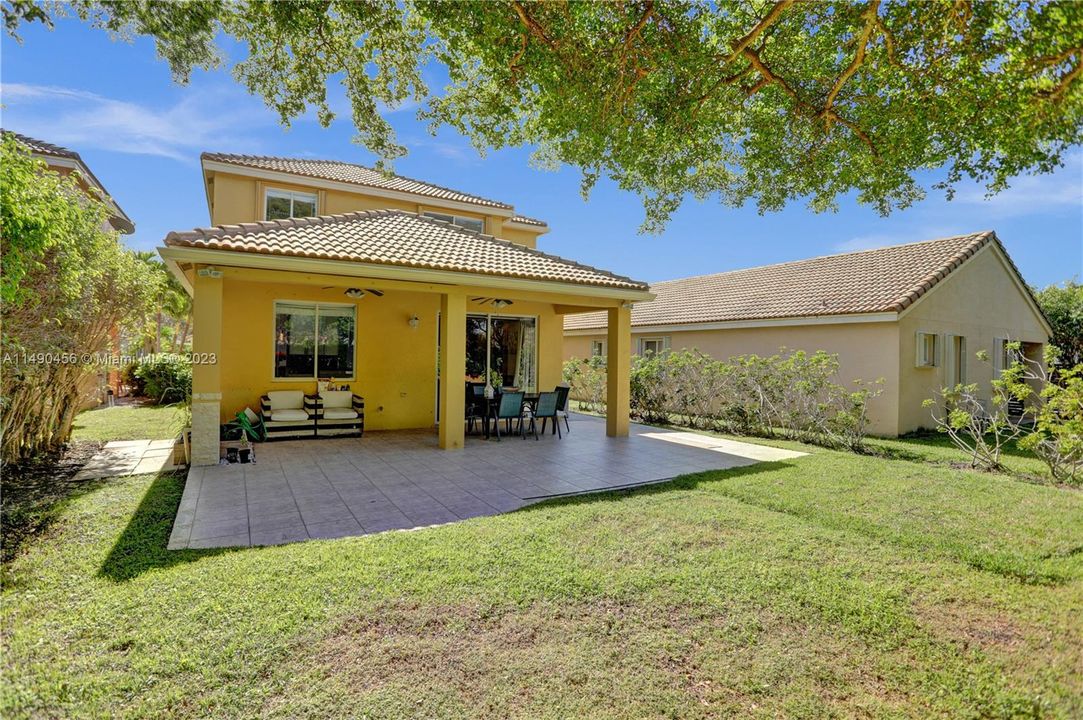 Recently Sold: $827,000 (4 beds, 2 baths, 1802 Square Feet)