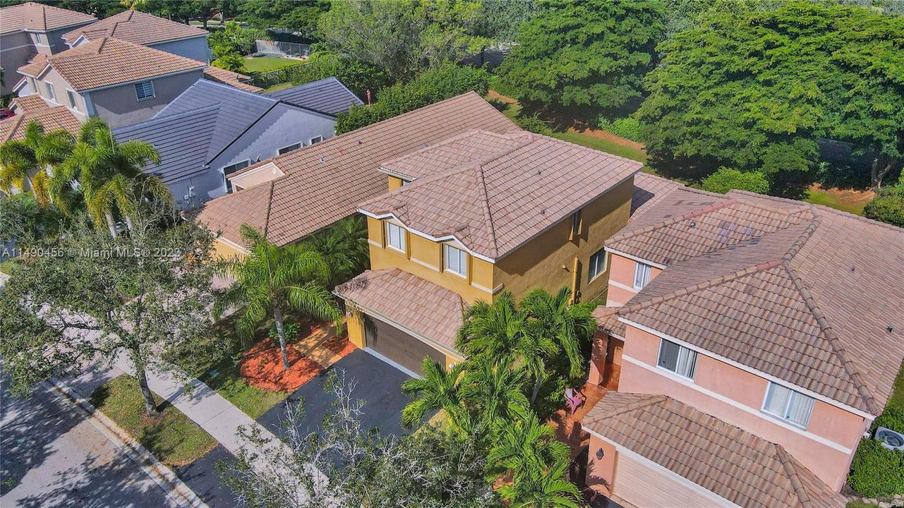 Recently Sold: $827,000 (4 beds, 2 baths, 1802 Square Feet)