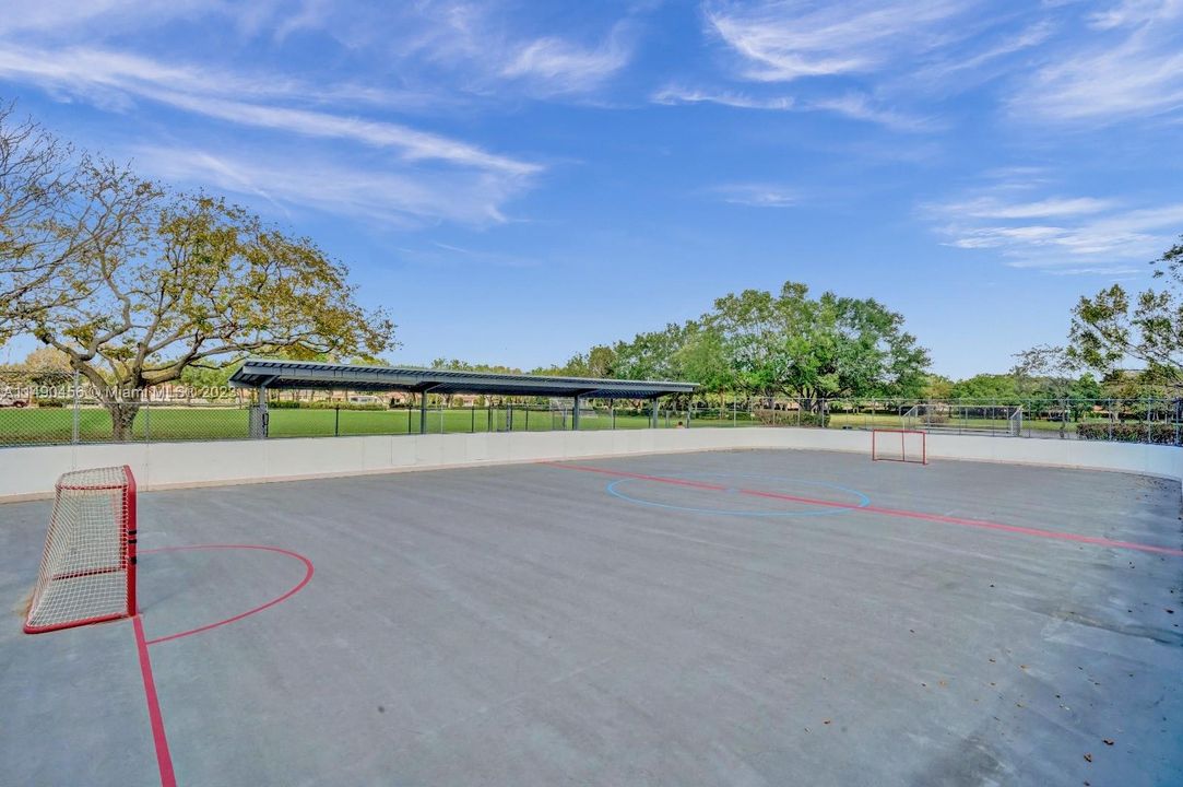 Recently Sold: $827,000 (4 beds, 2 baths, 1802 Square Feet)