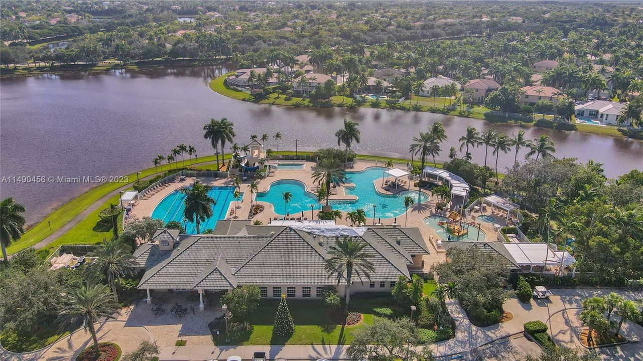 Recently Sold: $827,000 (4 beds, 2 baths, 1802 Square Feet)